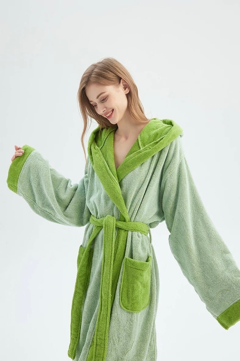 Verspielter, ultraweicher Kapuzenbademantel mit Sonnenblumenmuster – 100 % langstapelige Bio-Baumwolle